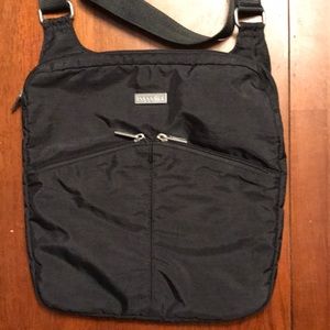 Baggallini crossbody purse